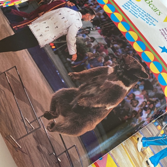 Ringling brothers Barnum, and Bailey Circus souvenir program - Picture 6 of 12